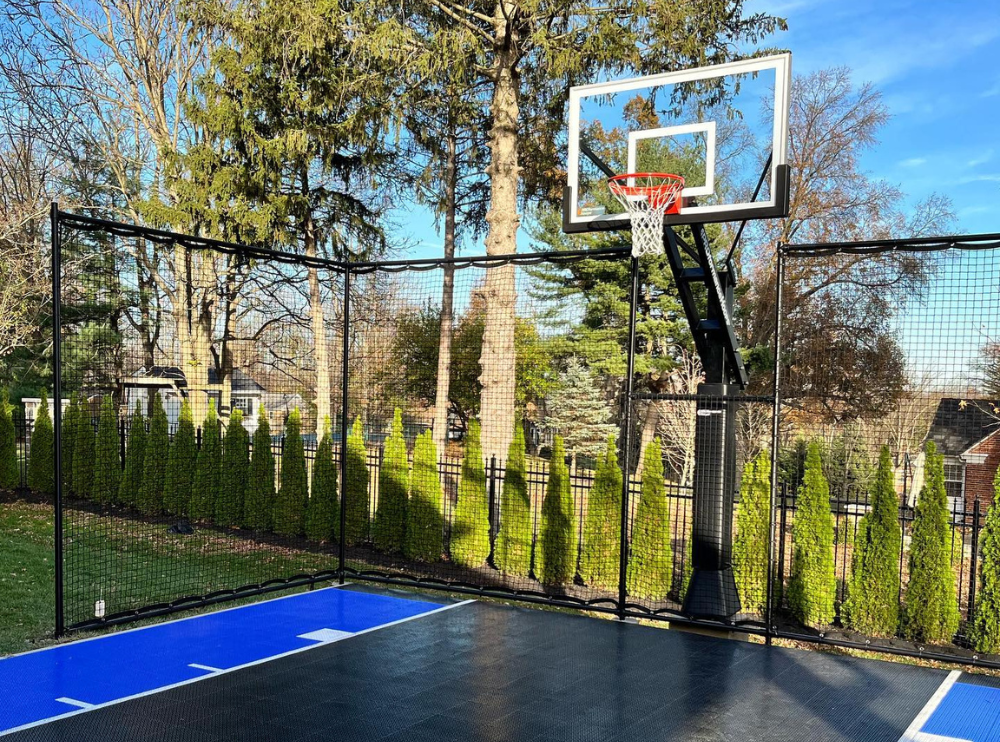 Adjustable Basketball Hoop Guide: Choosing the Right Basketball Hoop for Your Driveway or Backyard Court